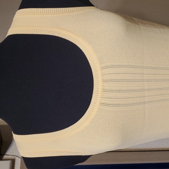 Yellow Finity Tank - Picture 2 of 6